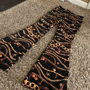 Cute stretchy pants bell bottoms never worn m